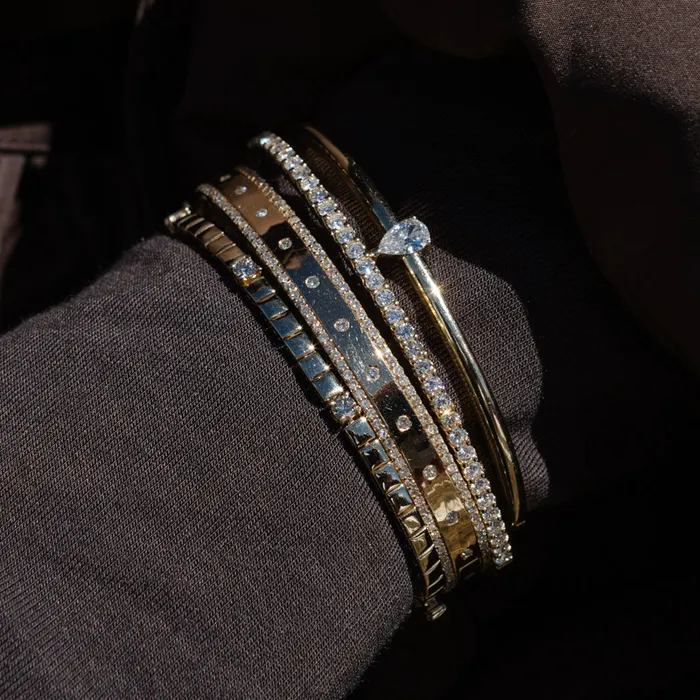 18 Karat Yellow Gold 165cts Diamond Hinge Bracelet RACHEL LYNN CHICAGO Bracelets