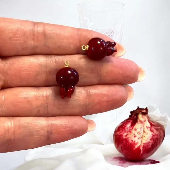 Charm Necklaces Peppy Beads Hand Made Murano Glass Pomegranate Charm With 24Kt Gold Plated Pin Charm Necklaces Peppy Beads Hand Made Murano Glass Pomegranate Charm With 24Kt Gold Plated Pin