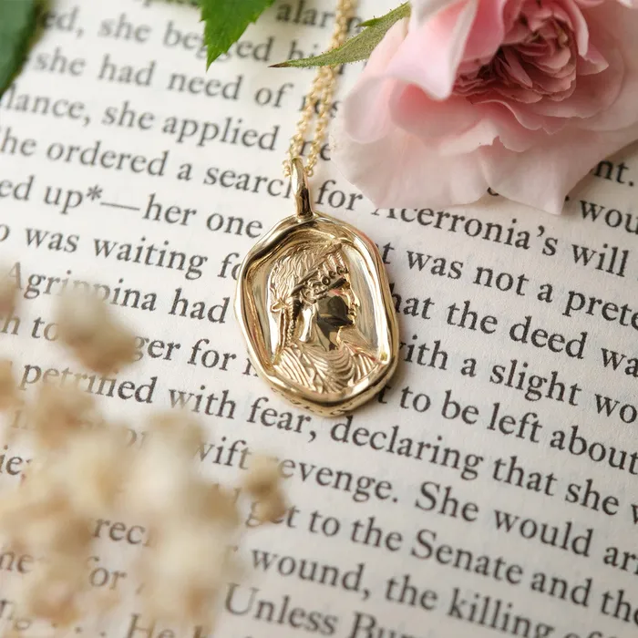 COMMON ERA Necklaces Agrippina Molten Gold Pendant