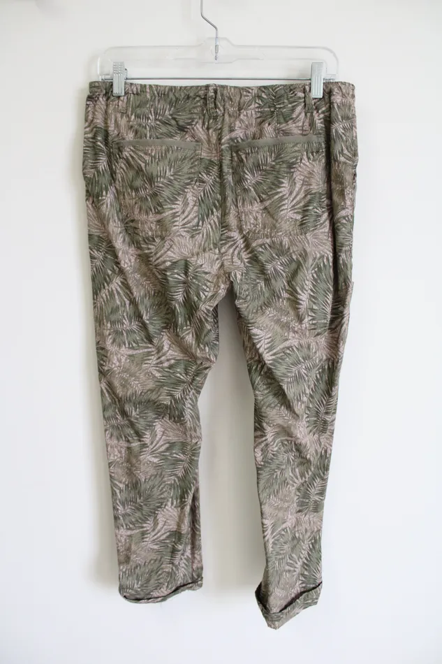Democracy Earrings Democracy Green Palm Capri Pant 8