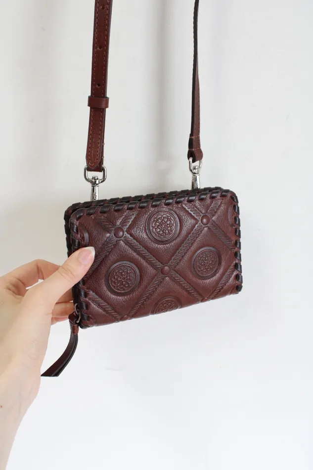 Earrings Brighton Ferrara Medium Brown Embossed Leather Zip Wallet Brighton