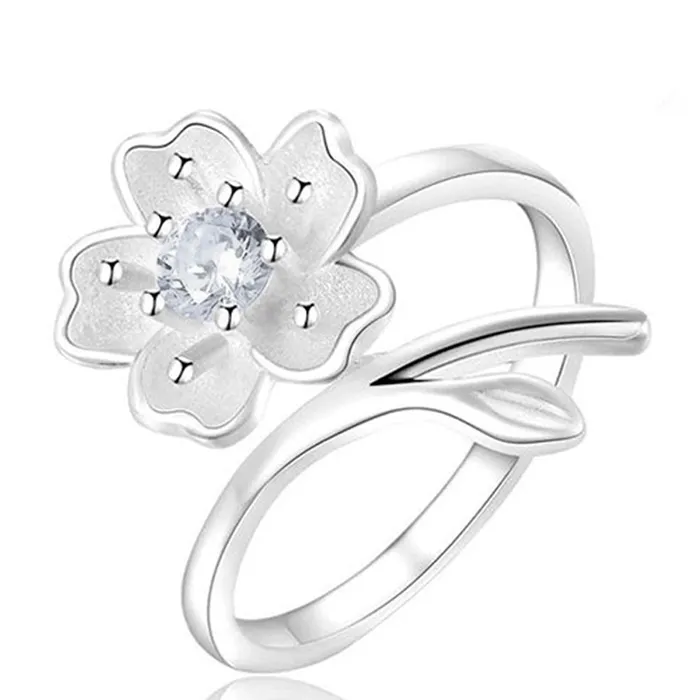 Earrings Gold Shield Anillos de Plata 925 y Flor de Cerezo
