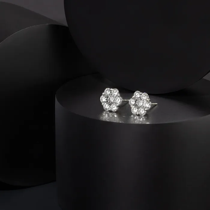 Earrings RACHEL LYNN CHICAGO 18 Karat White Gold Floral Stud Earrings 250cts