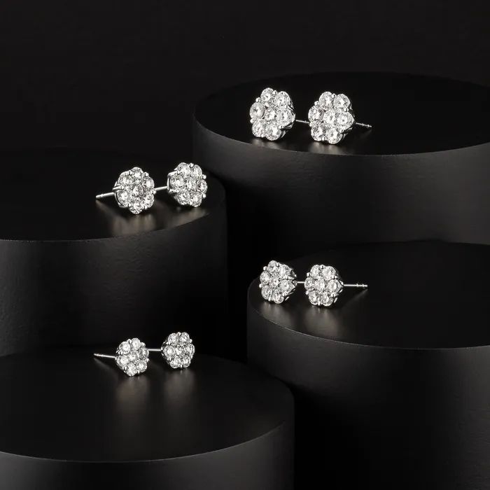 Earrings RACHEL LYNN CHICAGO 18 Karat White Gold Floral Stud Earrings 250cts