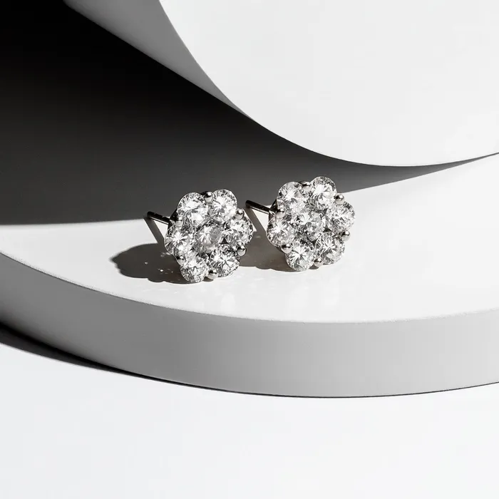 Earrings RACHEL LYNN CHICAGO 18 Karat White Gold Floral Stud Earrings 250cts
