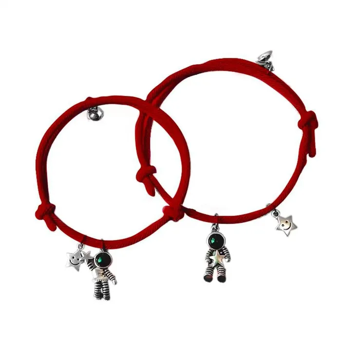 Gold Shield Pulseras de pareja Earrings