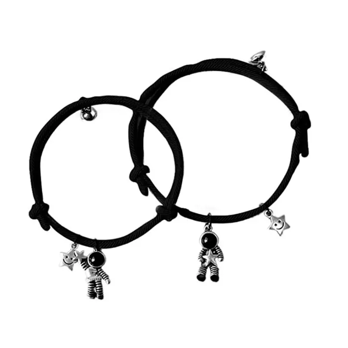 Gold Shield Pulseras de pareja Earrings