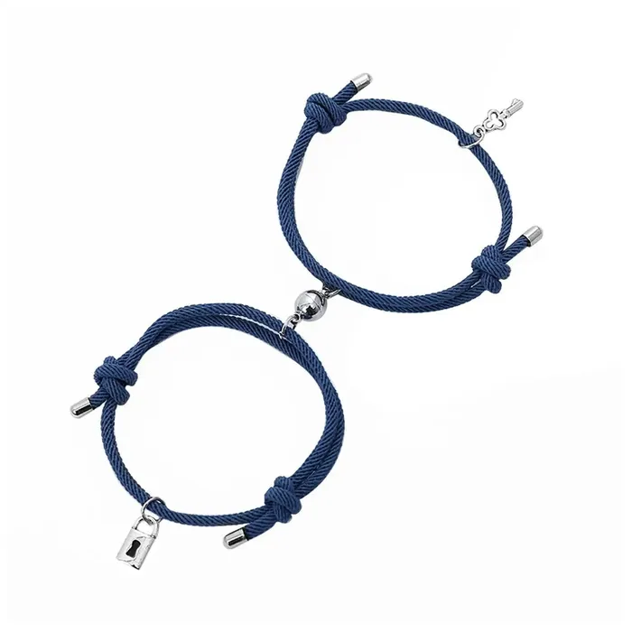 Gold Shield Pulseras de pareja Earrings