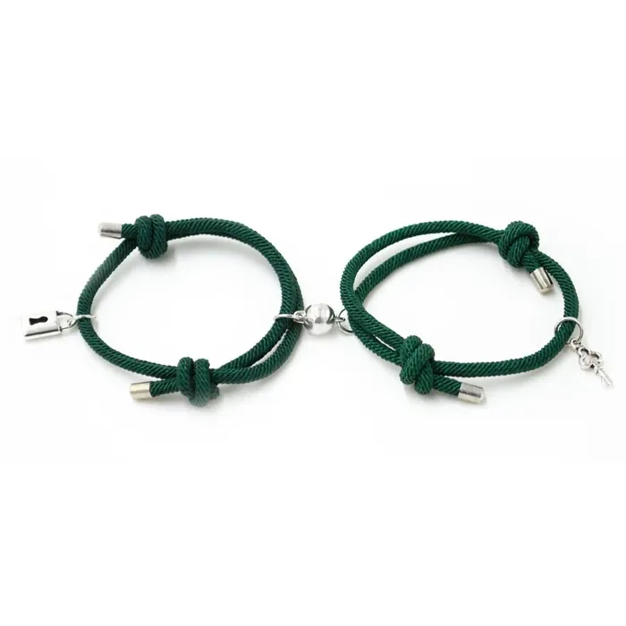 Gold Shield Pulseras de pareja Earrings