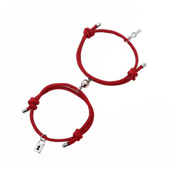 Gold Shield Pulseras de pareja Earrings