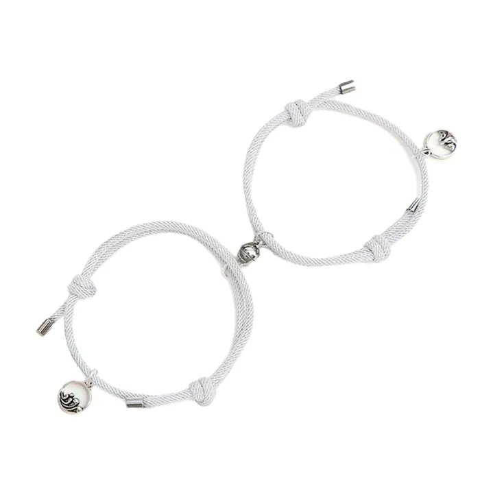 Gold Shield Pulseras de pareja Earrings