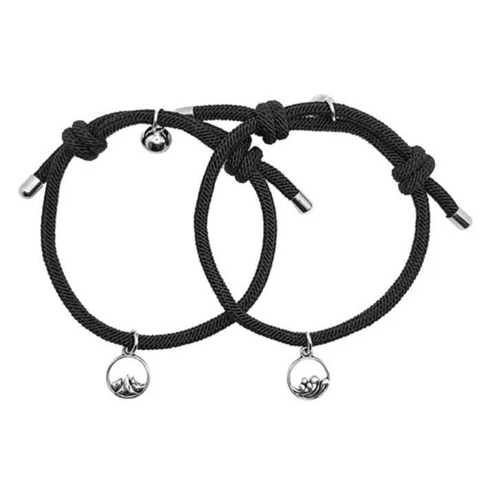 Gold Shield Pulseras de pareja Earrings