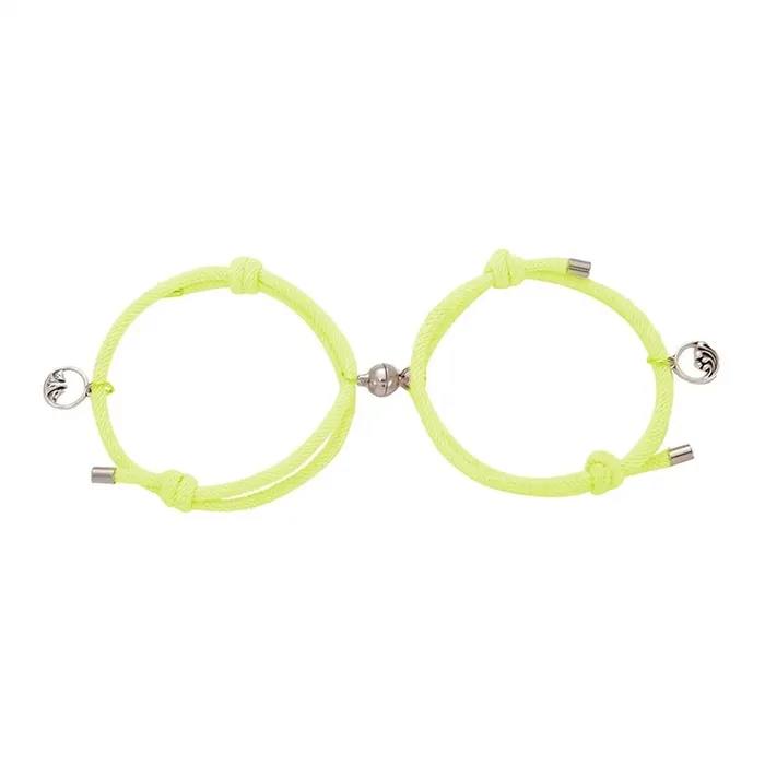 Gold Shield Pulseras de pareja Earrings