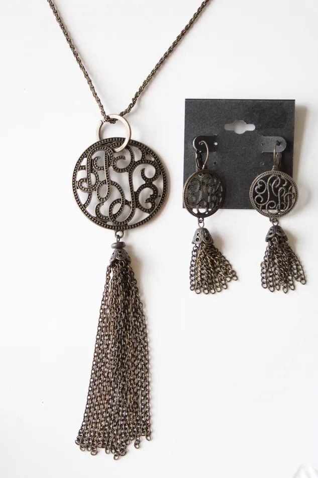 Jubilee Thrift Earrings Bronze Chain Tassel Medallion Necklace Earring Set Jubilee Thrift Earrings Bronze Chain Tassel Medallion Necklace Earring Set