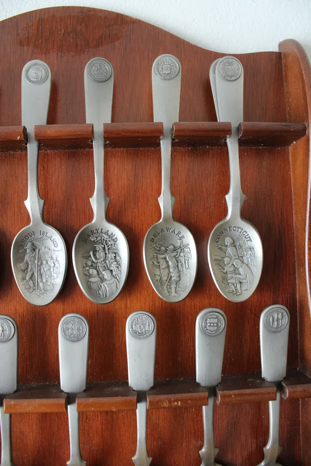 Jubilee Thrift Franklin Mint Original Thirteen Colonies Pewter Spoon Collection Earrings