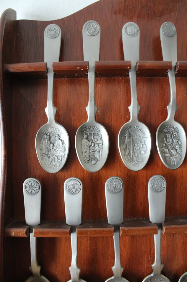 Jubilee Thrift Franklin Mint Original Thirteen Colonies Pewter Spoon Collection Earrings