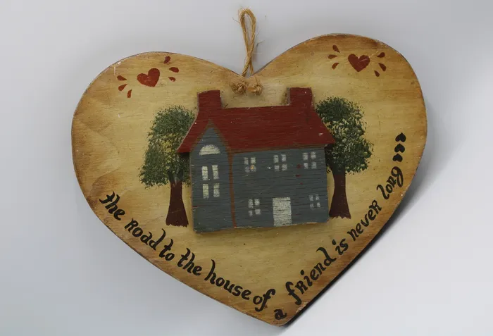 Jubilee Thrift Necklaces Wooden Heart Decor