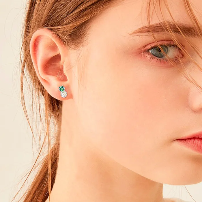 Juego de aretes y collar con dije de pia Gold Shield Earrings