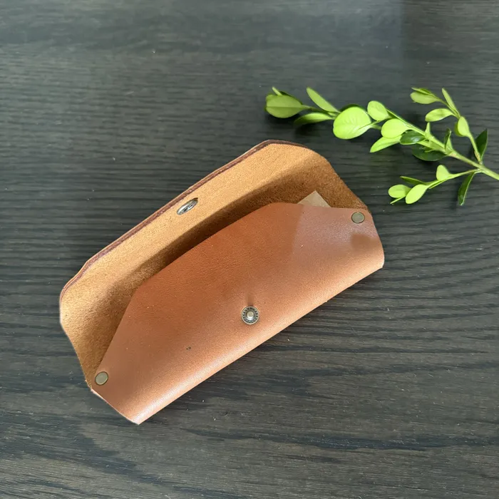 MAJOR JOHN Earrings Leather Sunglass holder