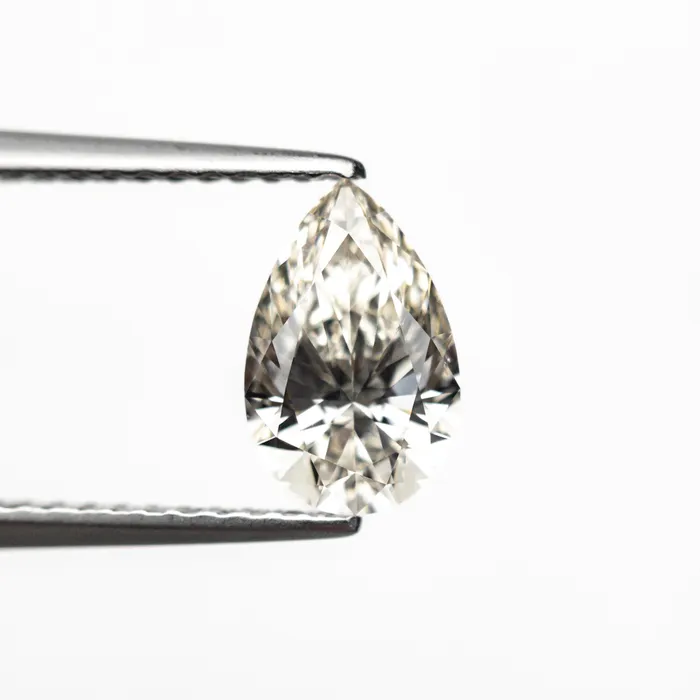 Misfit Diamonds Earrings 101ct 876x560x340mm SI1 C1 Pear Brilliant 2502501