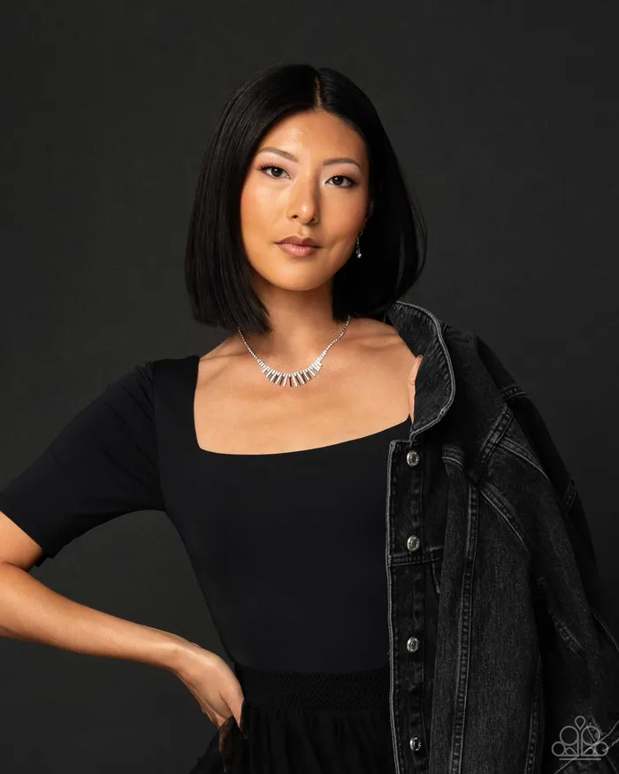 Necklaces FLARE to be Different Black Paparazzi Accessories