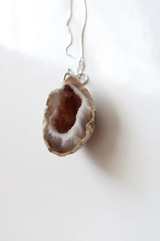 Necklaces Jubilee Thrift Agate Geode Pendant Necklace