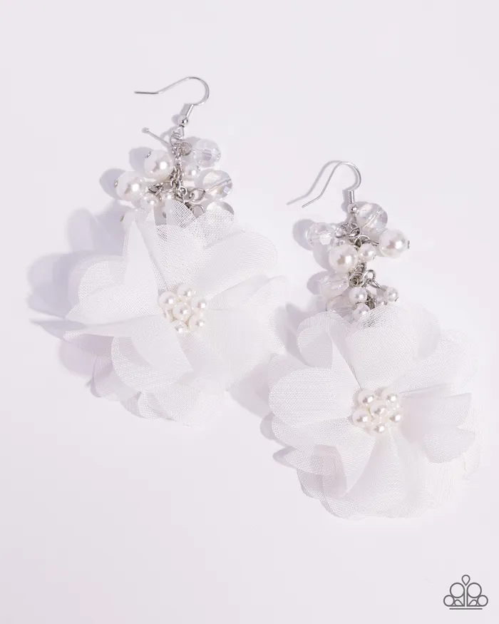 Paparazzi Accessories Rings Fashionable Flower Girl White
