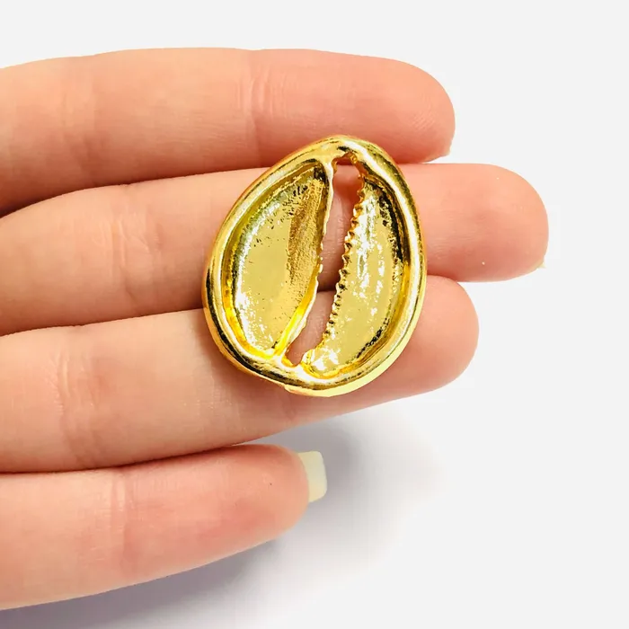 Peppy Beads Charm Necklaces 24Kt Gold Plated Brass Glitter Navy Enamelled Cowrie Charm 30x24mm Peppy Beads Charm Necklaces 24Kt Gold Plated Brass Glitter Navy Enamelled Cowrie Charm 30x24mm