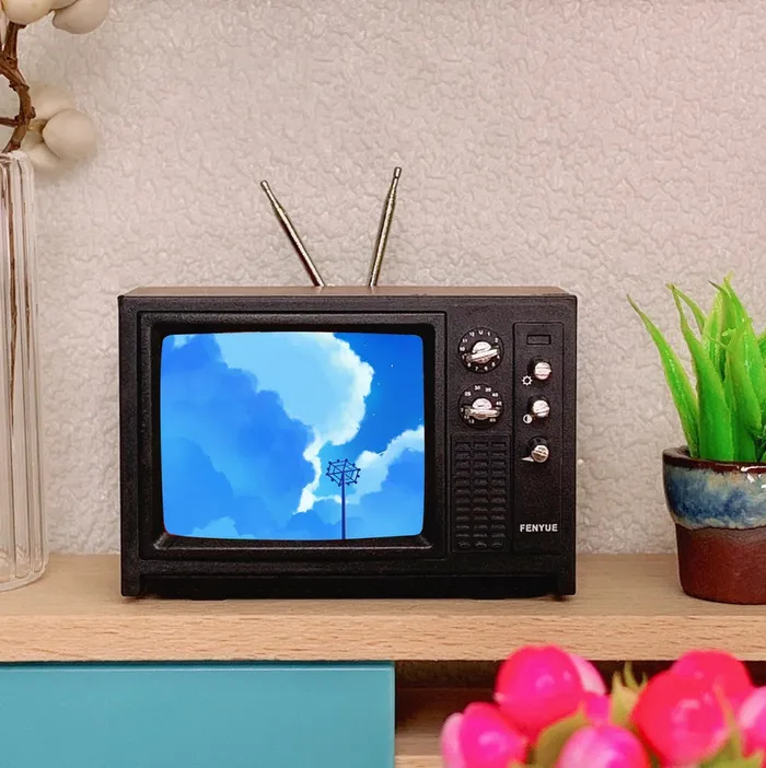 Portraits by NC Necklaces Retro Miniature TV with Movable Antenna and Knobs Dollhouse Accessory