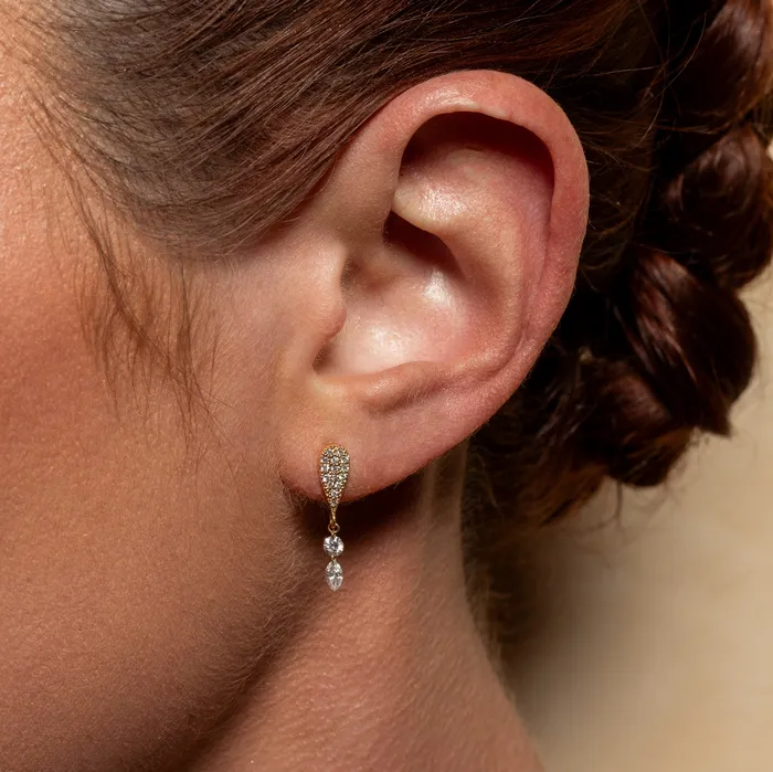 RACHEL LYNN CHICAGO Earrings 18 Karat Yellow Gold Aspen Air Double Diamond Drop Earrings