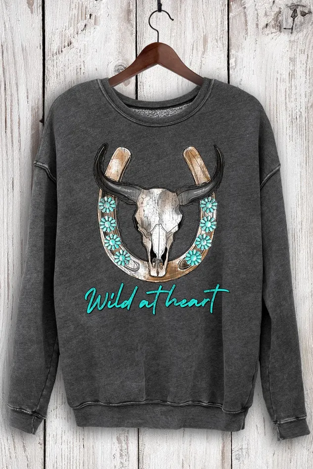 Rings HRT LUV WILD AT HEART MINERAL WASH GRAPHIC SWEATSHIRT BLACK