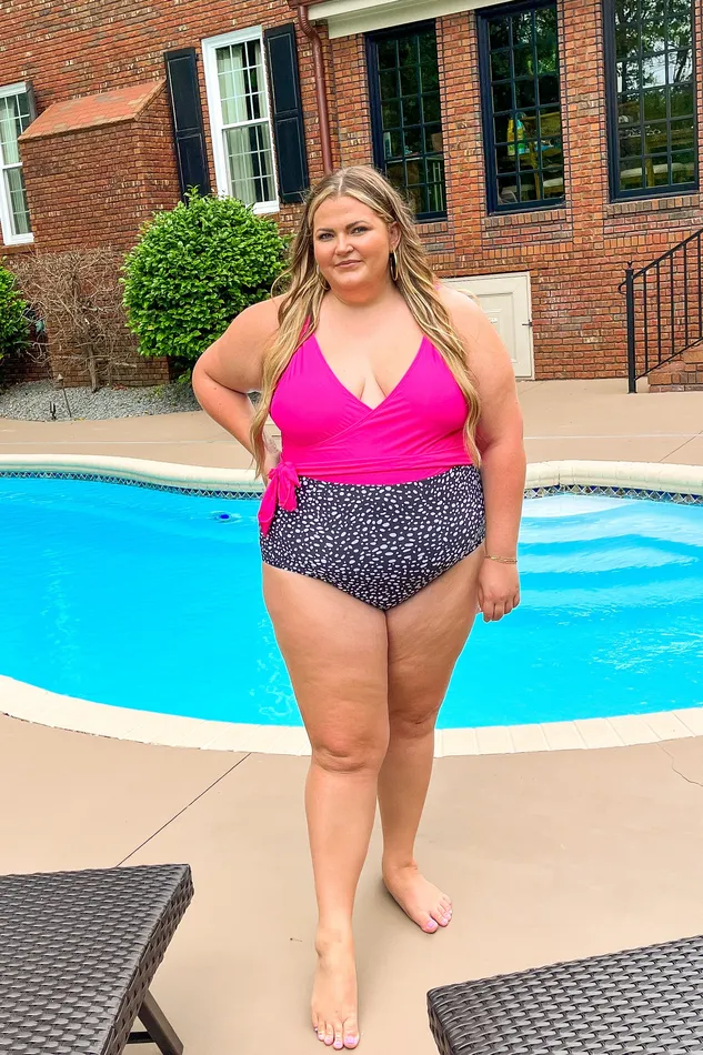 Rings Mack and Mal Beach Party OnePiece Swimsuit Hot Pink Black