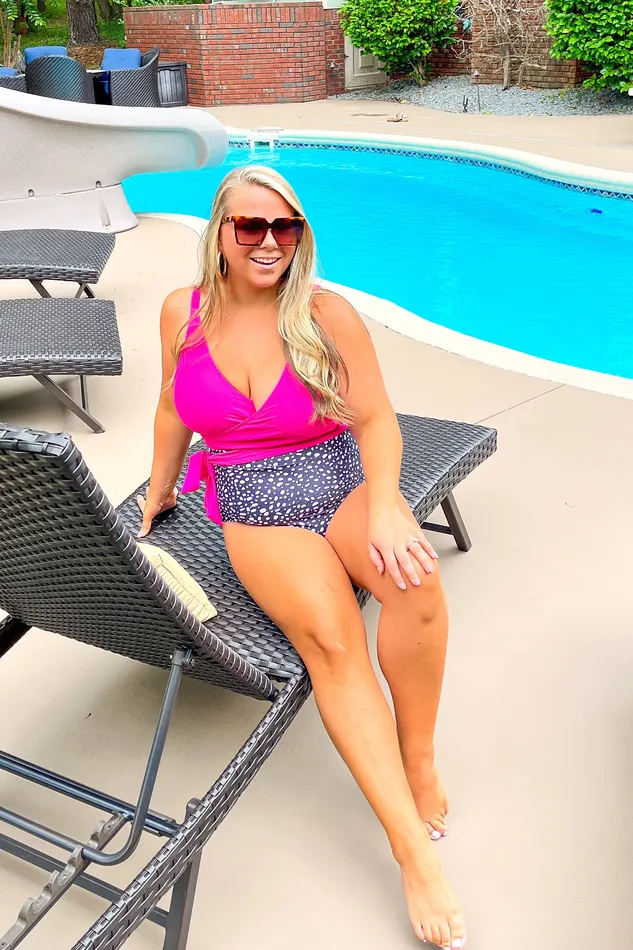 Rings Mack and Mal Beach Party OnePiece Swimsuit Hot Pink Black