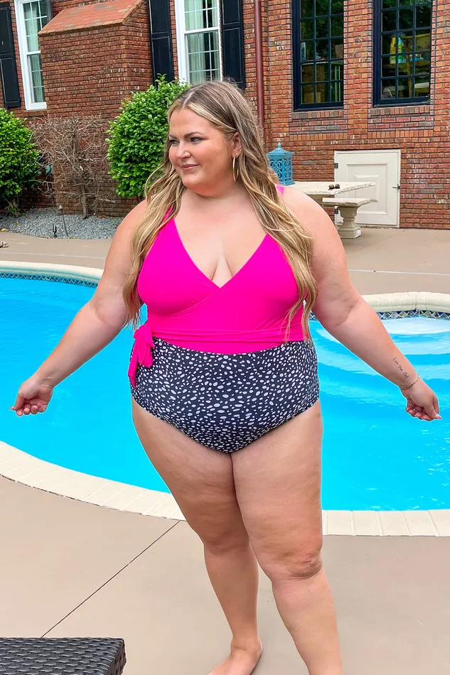 Rings Mack and Mal Beach Party OnePiece Swimsuit Hot Pink Black