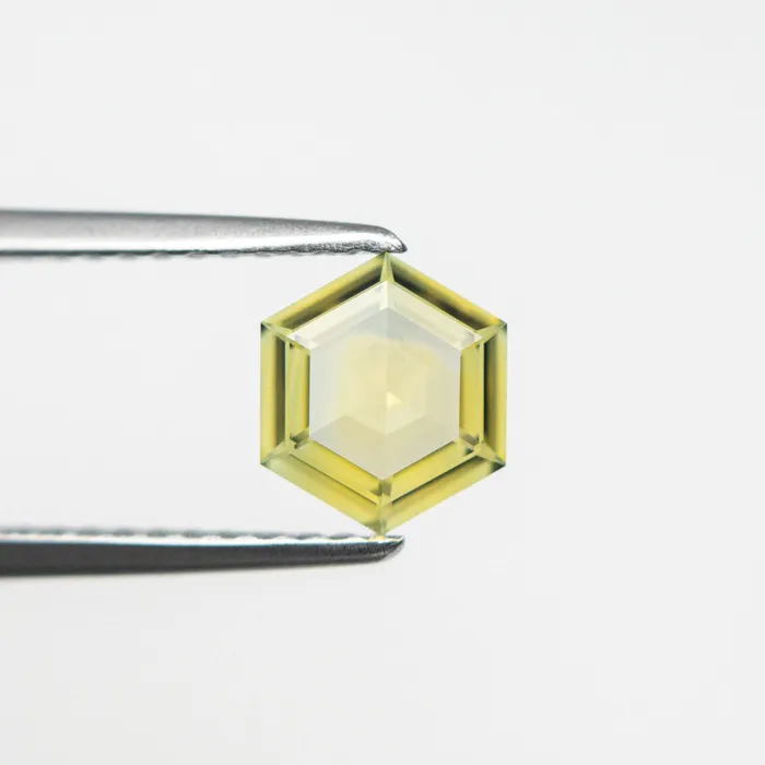 Rings Misfit Gems 075ct 672x584x244mm Hexagon Step Cut Sapphire 1987401