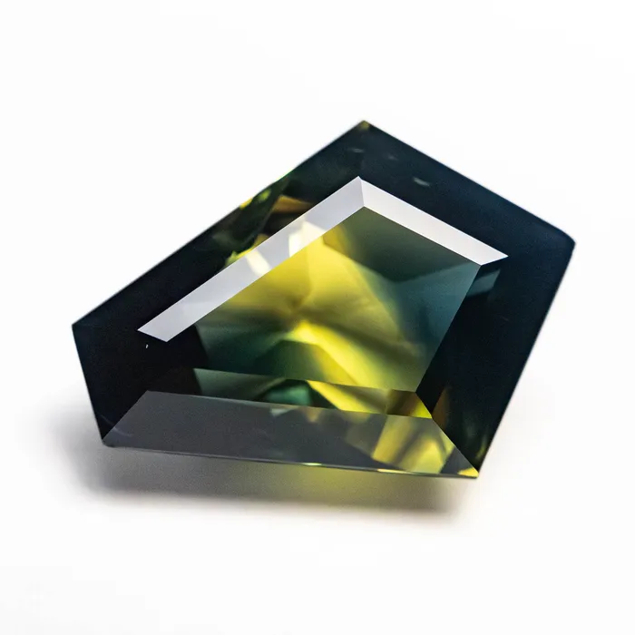 Rings Misfit Gems Parti GreenTealYellow Step Cut Sapphire 452ct Shield Rings Misfit Gems Parti GreenTealYellow Step Cut Sapphire 452ct Shield