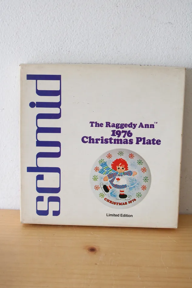 Schmid Schmid The Raggedy Ann 1976 Christmas Wall Decor Plate Earrings