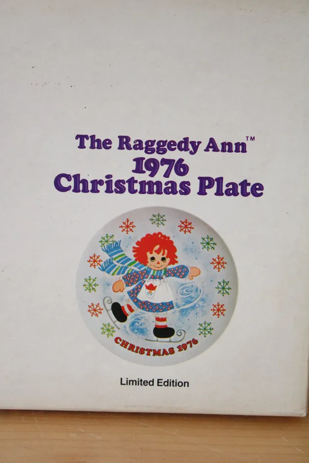 Schmid Schmid The Raggedy Ann 1976 Christmas Wall Decor Plate Earrings
