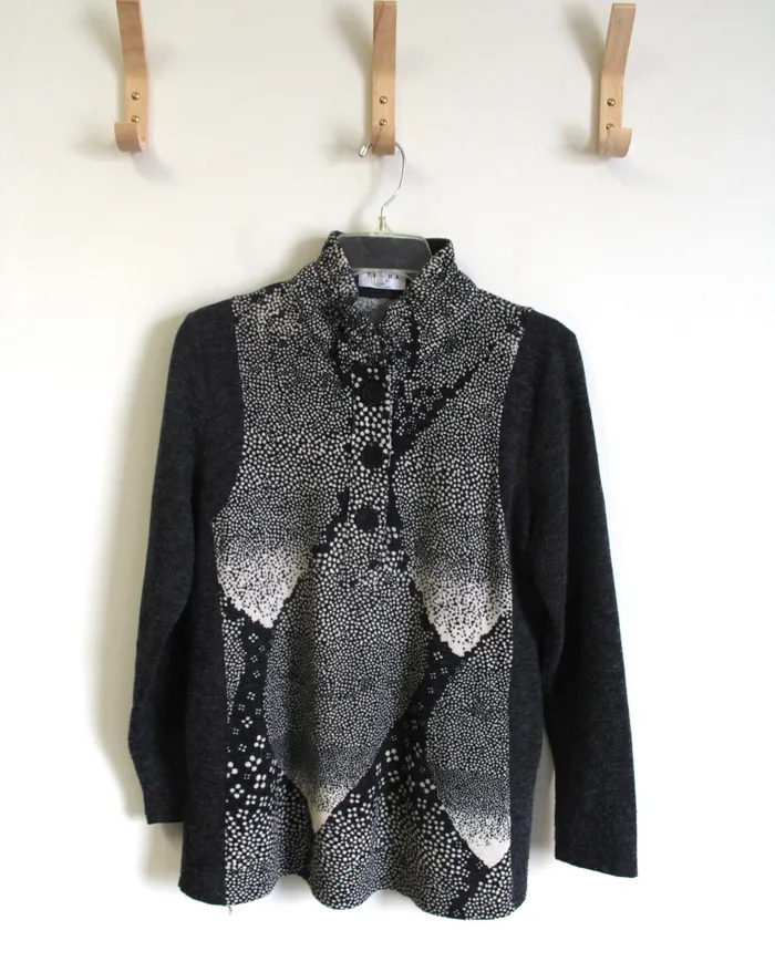 Terra SJ Apparel Terra SJ Apparel Gray Pullover Sweater S Earrings