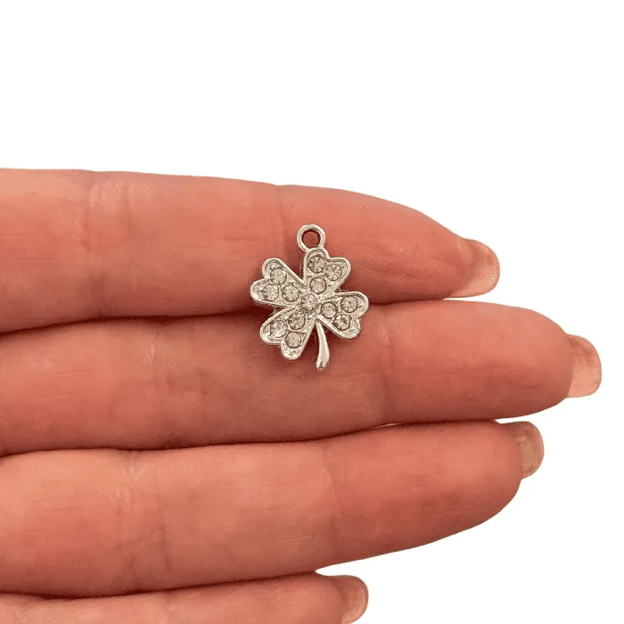 The Sparkling Clover Pendant Peppy Beads Necklaces