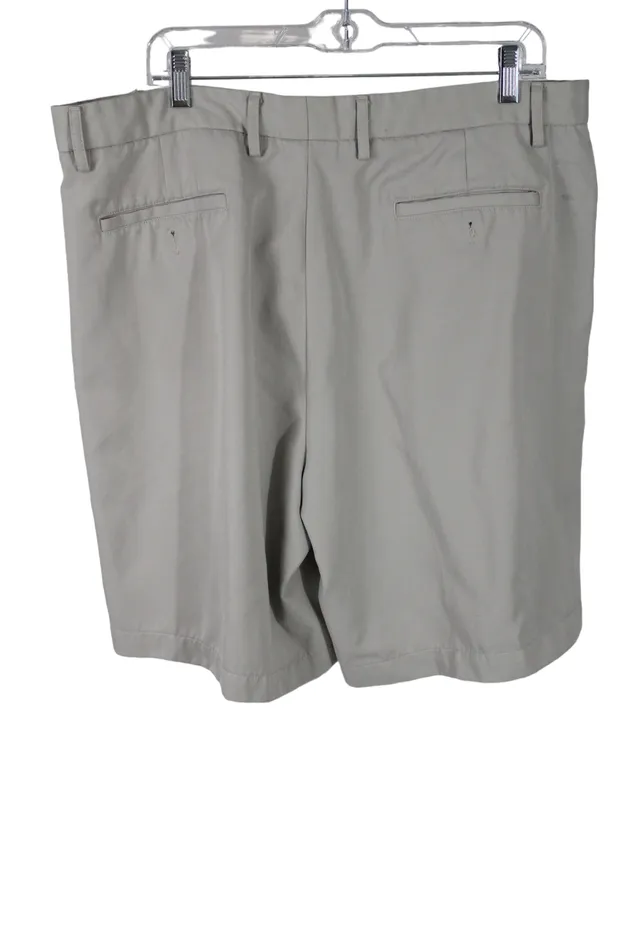 Van Heusen Earrings Van Heusen Beige Shorts 38